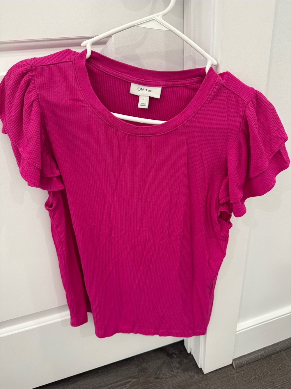 On 34th Women's Ruffled Sleeve Ribbed Tee - Fuchsia Pink